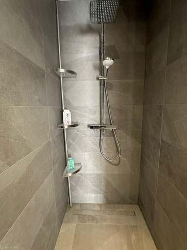 Bathroom 2, L'Obsidienne, Meurthe-et-Moselle