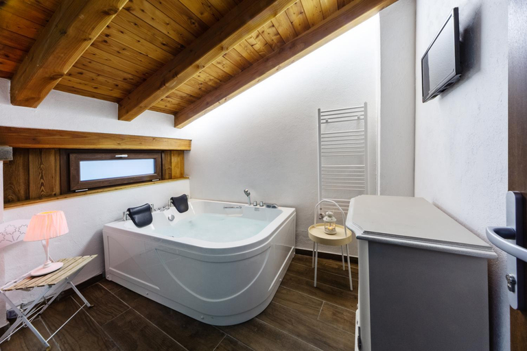 Others 5, Appartamenti relax Nus Spa, Aosta