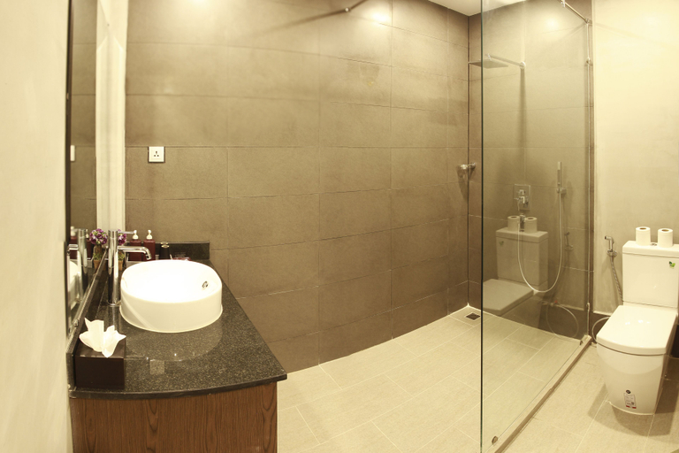 Bathroom 5, Asiban Quay Boutique Hotel, Phnom Penh
