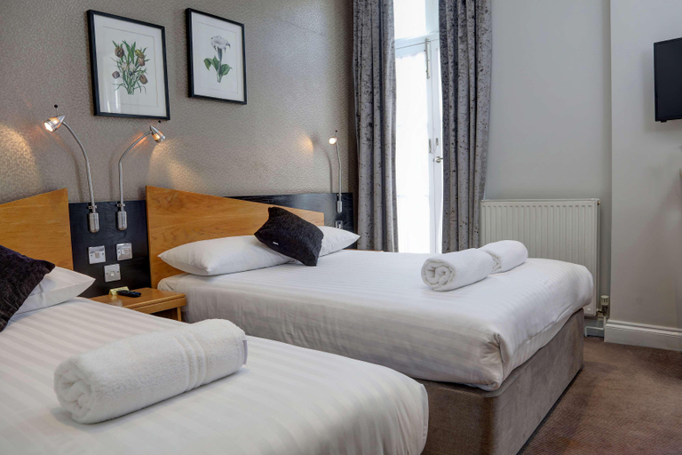Bedroom 3, Best Western Buckingham Palace Rd, London