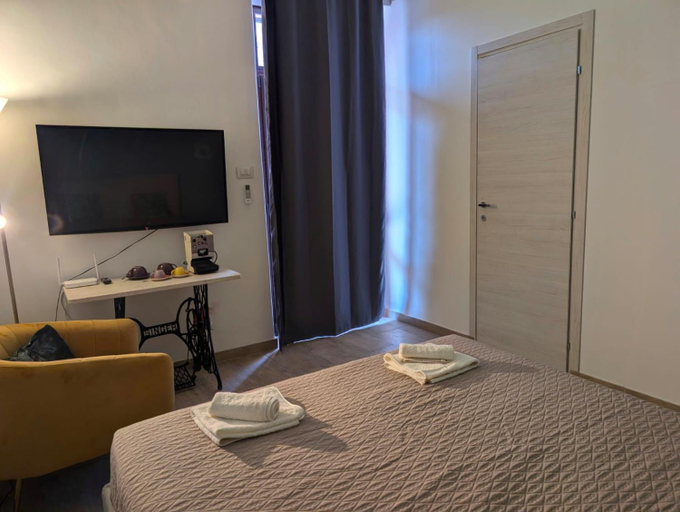 Others 2, N amuri room a due passi del mare, Catania