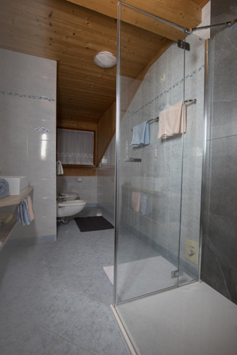 Bathroom 2, Zehentnerhof, Bolzano