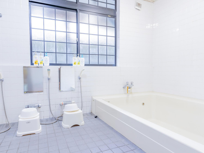 Bathroom 2, Yamazato Restaurant & Ryokan Isobe, Nantan