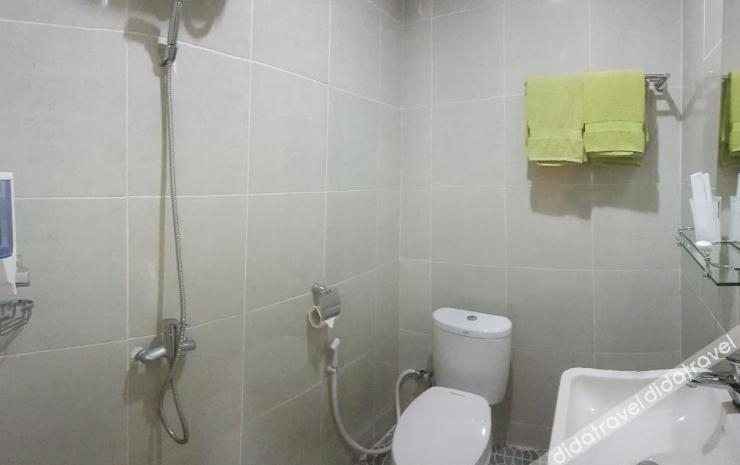 Bathroom 3, Danau Poso Resort, Poso