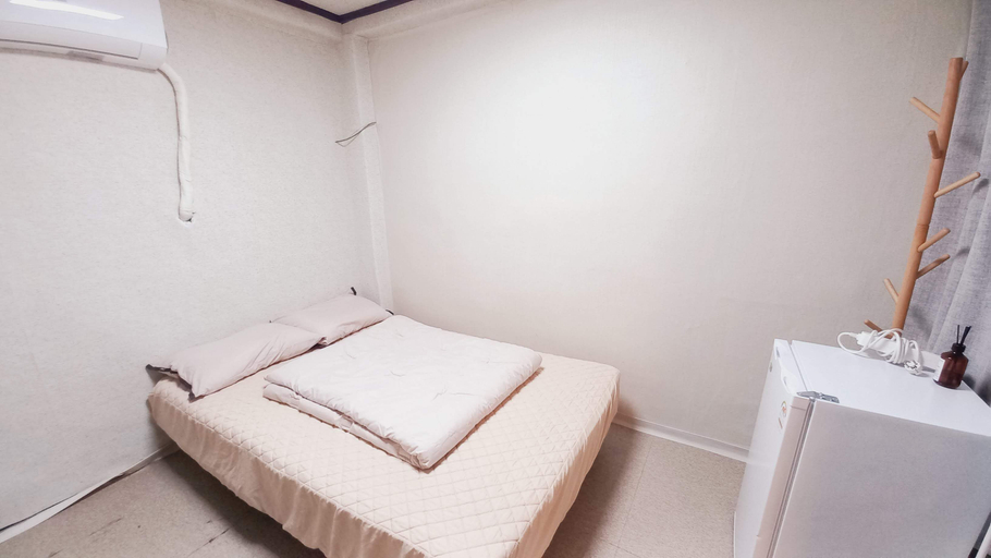 Bedroom 4, 1975 Yurim Inn, Gwanak