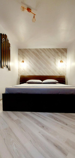 Others 2, Casa ELENIS, Tuzla