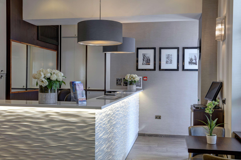 Public Area 2, Best Western Buckingham Palace Rd, London