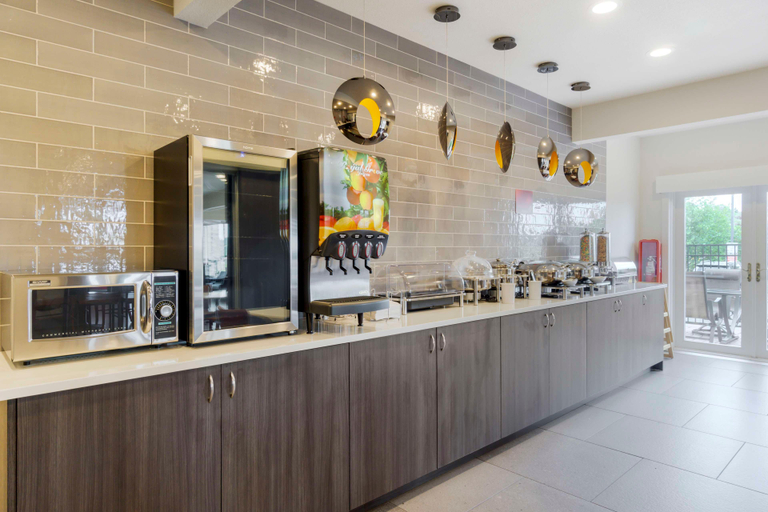 Food & Drinks 5, Best Western Plus Renton Inn, King