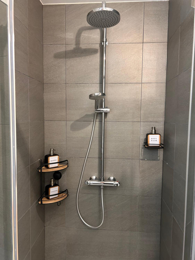 Bathroom 3, Le Spa est dans le Pre, Loiret