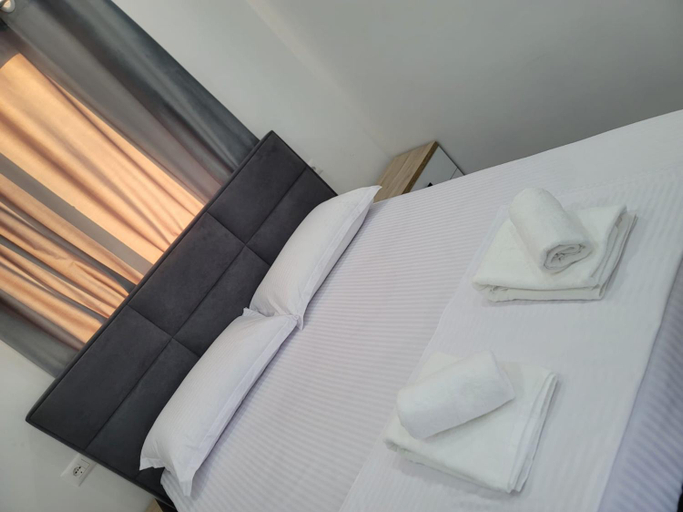 4, CACA Hotel, Tiranës