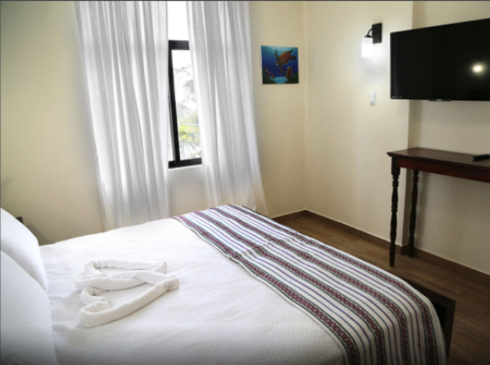 Bedroom 2, Jan's Hotel