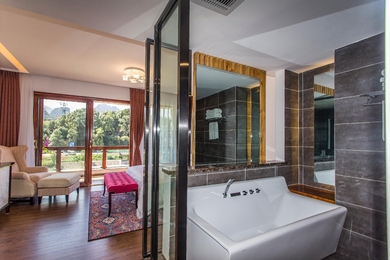 Bathroom 4, LEADING MEN Hotel, Zhangjiajie