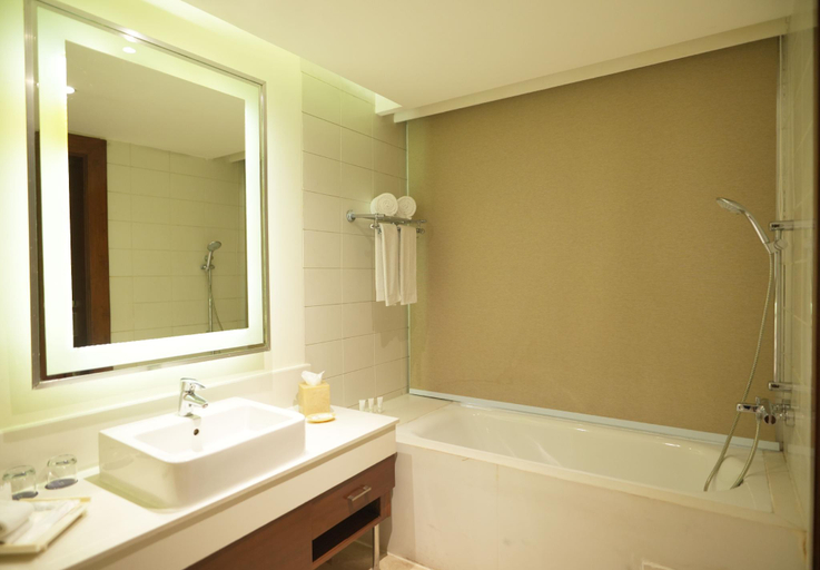 Bathroom 14