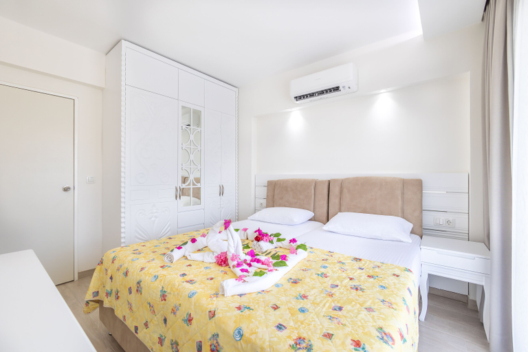 Bedroom 3, Princess Kinli Suites Hotel, Marmaris