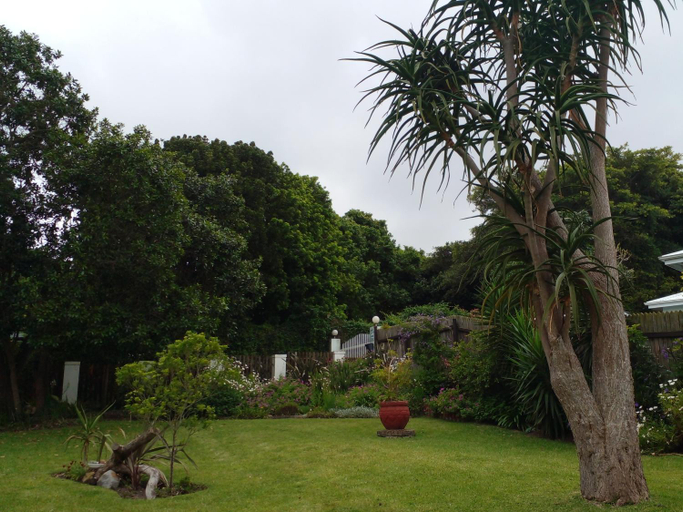 Others 5, Dollery House, Cacadu
