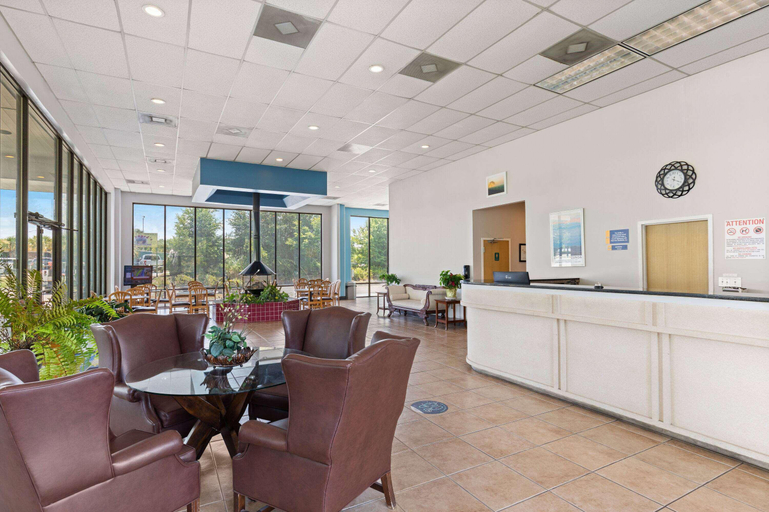 Public Area 3, Days Inn by Wyndham St George, Dorchester