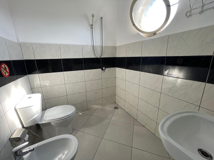 Bathroom 4