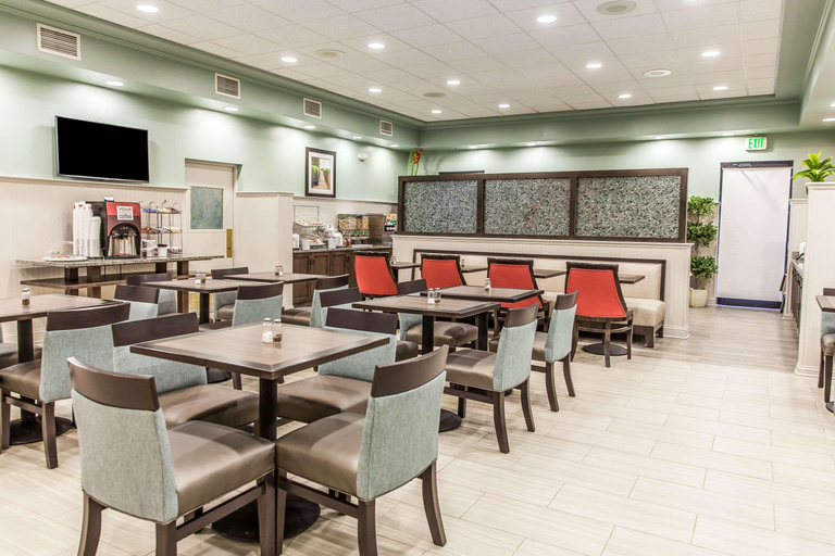 Food & Drinks 5, Comfort Suites Ocean City West, Worcester