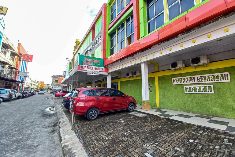 Exterior & Views 2, RedDoorz Hotel Baaraka near Living World, Pekanbaru
