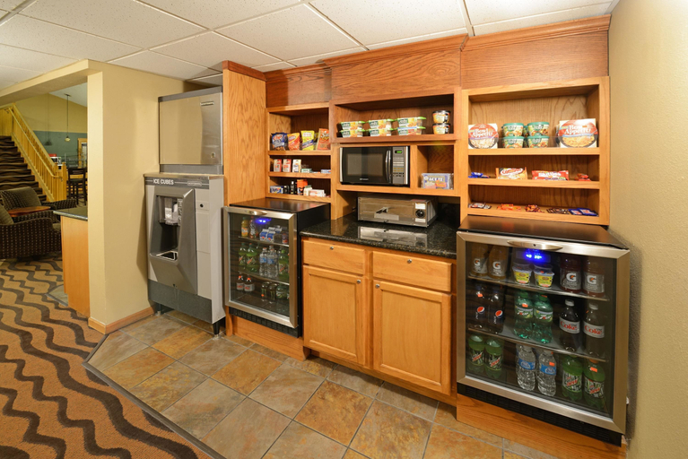 Food & Drinks, AmericInn by Wyndham Hartford WI, Washington