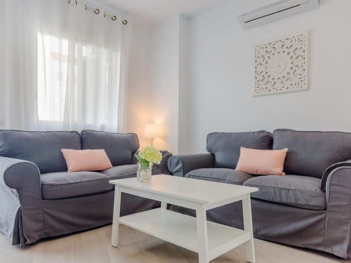 Room 4, Avenida de la Playa 23537, Cádiz
