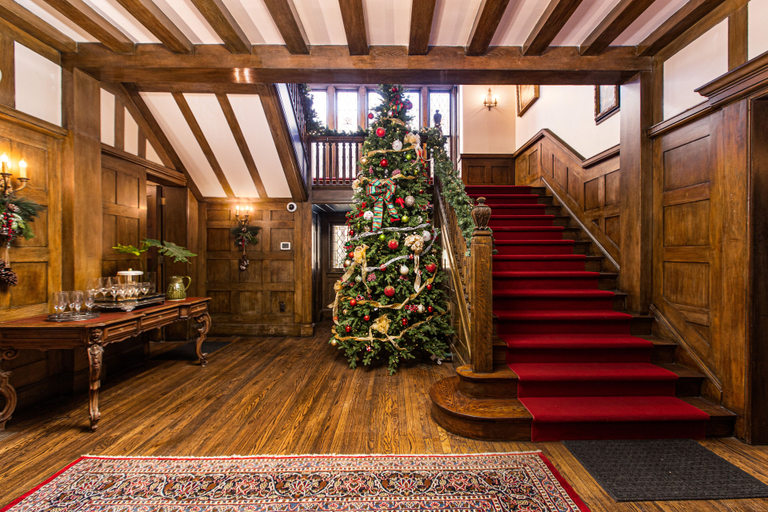 Public Area, Frederick Stearns House Historic Inn, Wayne