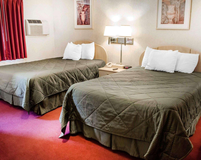 Bedroom 2, Rodeway Inn (Dillsburg), York