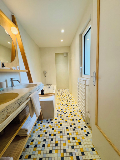Bathroom 4, Hôtel des Dunes, Gironde