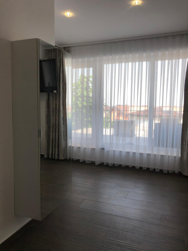 Others 3, Villa Residence, Sanmartin
