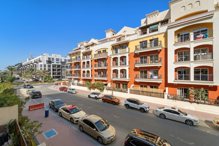 Room 4, Beverly Residence - 120 Studio, Dubai