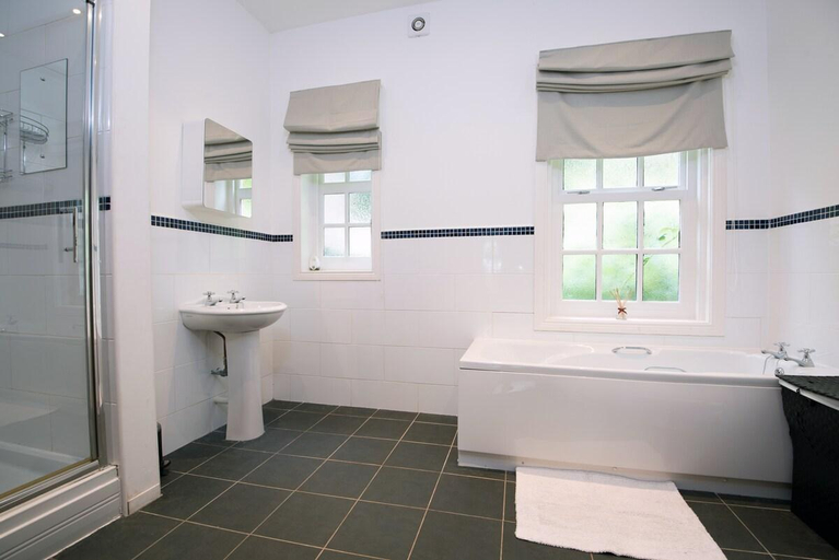 Others 5, Apartment 4 - The Grove, Durham