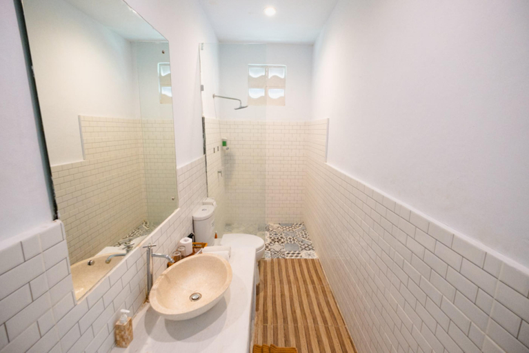Bathroom 8