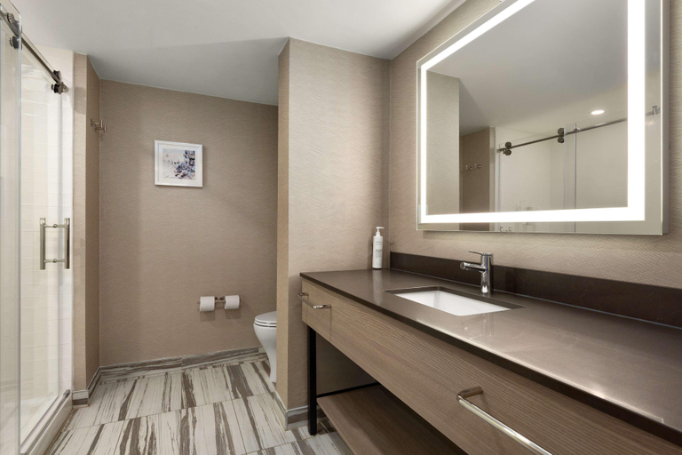 Bathroom 13