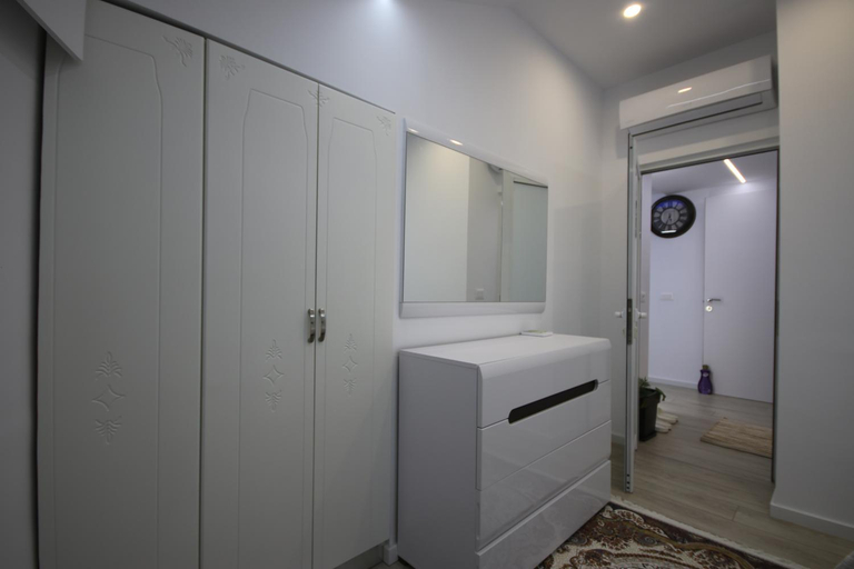 Others 3, Metaj House, Sarandës