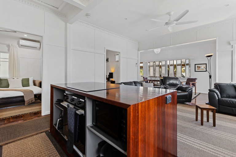 Room 5, Crystal Cottage Cairns, Cairns