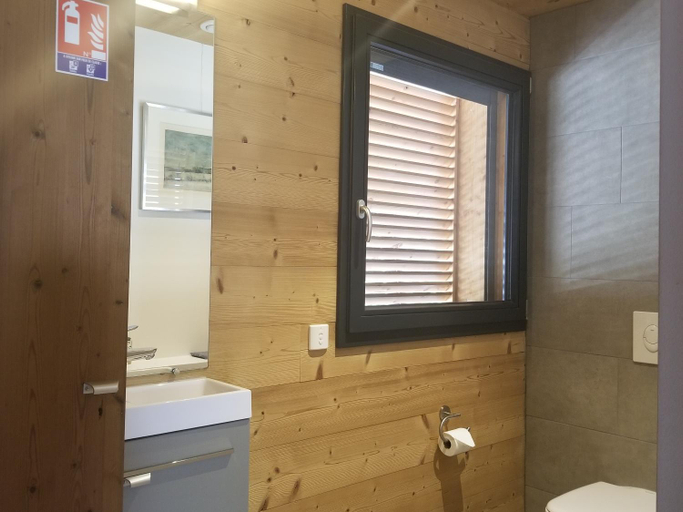 Bathroom 3, Chalet Walser a VALLORCINE 13 kms CHAMONIX France, Haute-Savoie