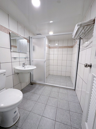 Bathroom 4, MENG JING HOTEL, Taoyuan