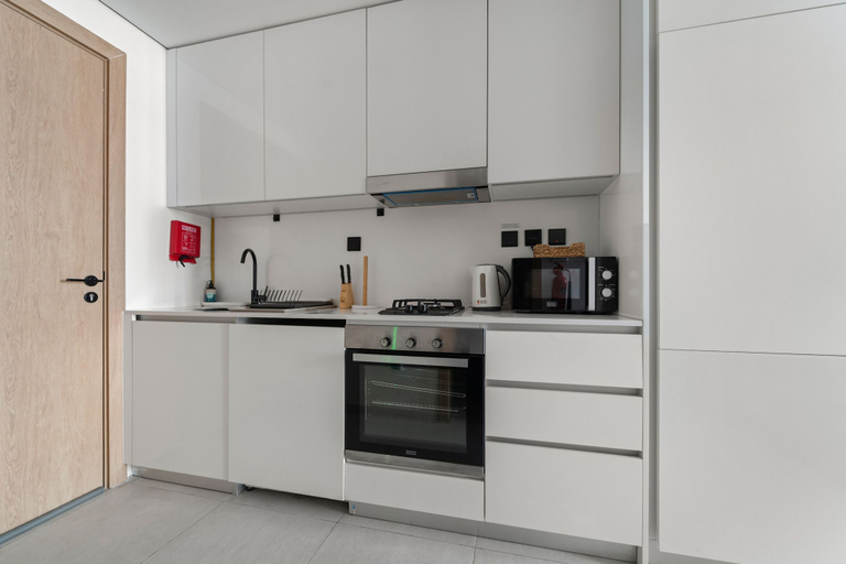 Room 5, Beverly Residence - 120 Studio, Dubai