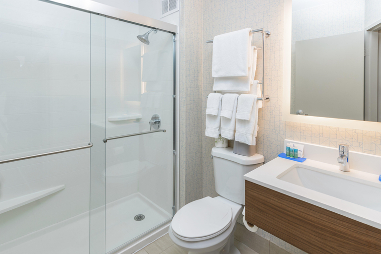Bathroom 17