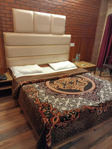 Bedroom 1, zoz ridge, Shimla