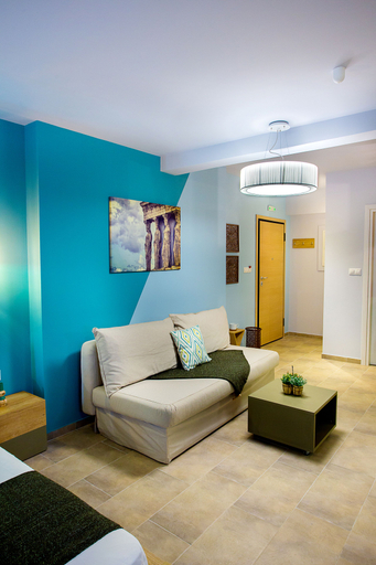 Others 4, Emerald Suite, Attica
