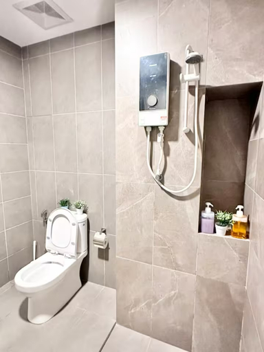 Bathroom 5, Mossaz 5mins IKEA 1Utama The Curve Mutiara D 'sara, Petaling Jaya