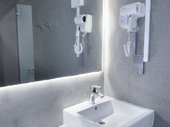 Bathroom 2