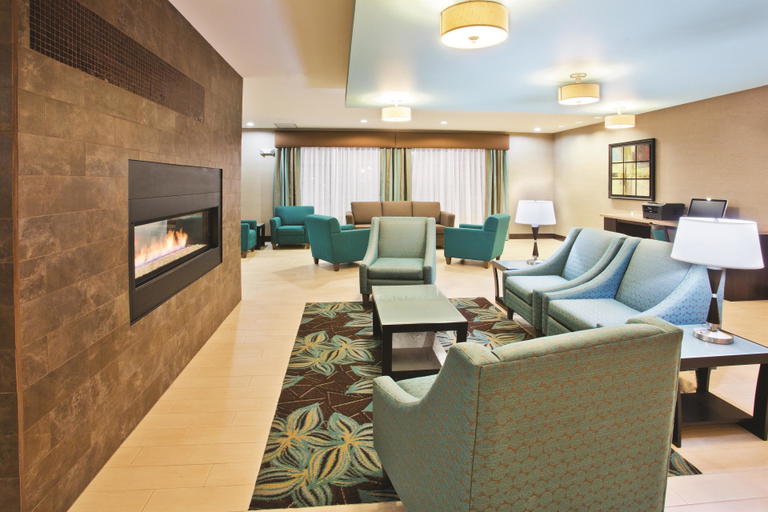 Public Area 2, La Quinta Inn & Suites by Wyndham Bellingham, Whatcom