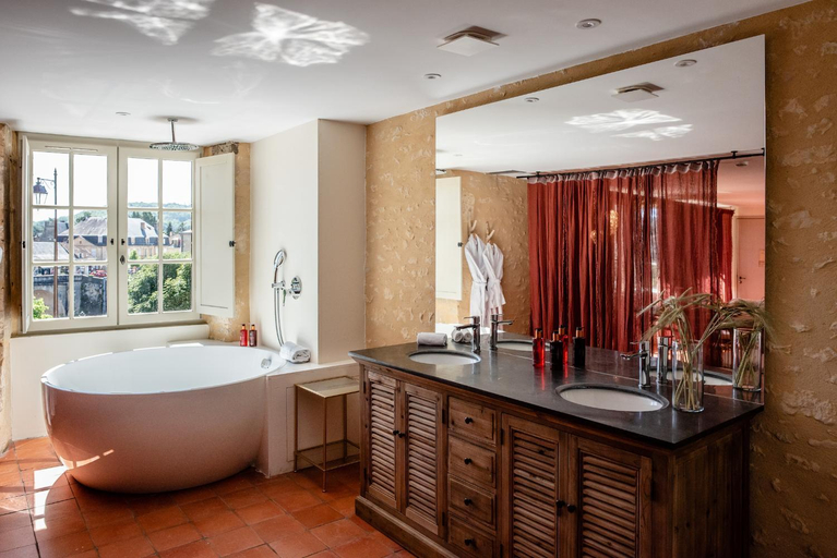 Bathroom 14