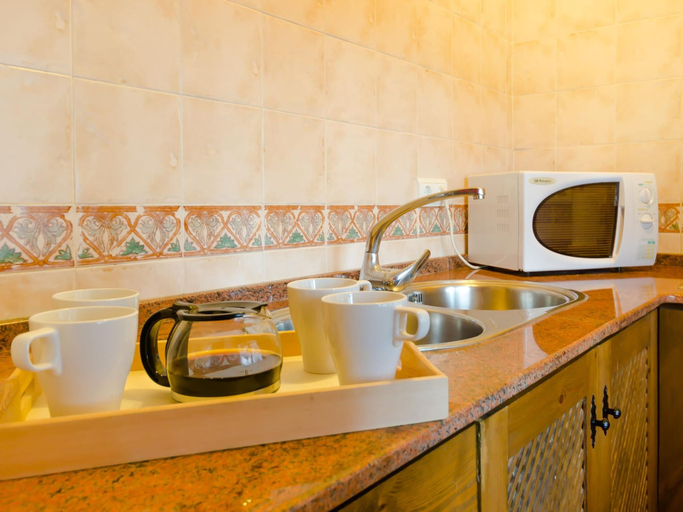 Room 5, Hacienda Puerto DE Conil 105, Cádiz