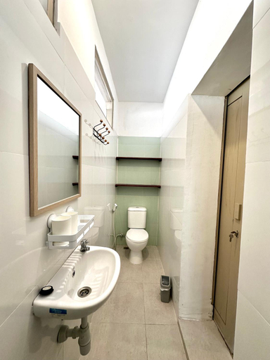 Bathroom 5, Ijen Haus, Banyuwangi