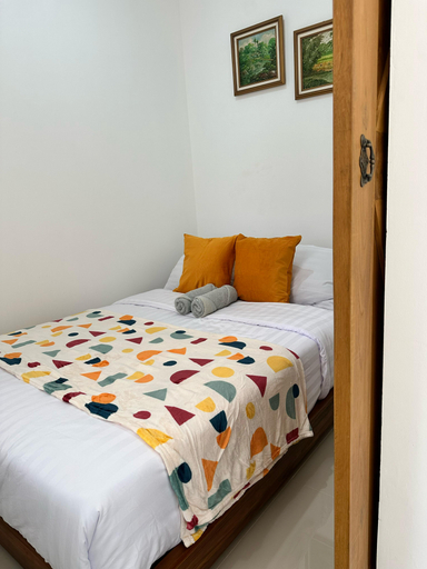 bedroom 13