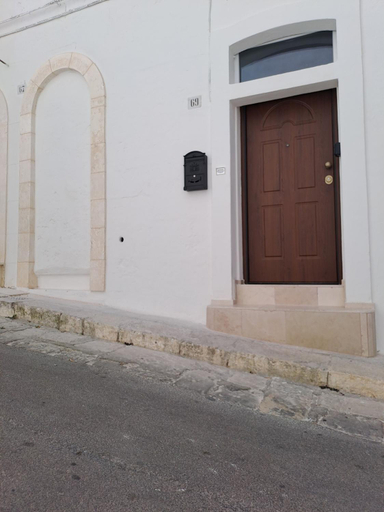 Others 5, PETRAKIs HOUSE, Brindisi