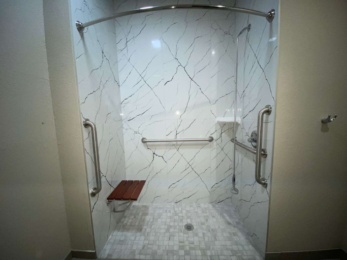 Bathroom 4, Surestay Plus By Best Western Ada, Pontotoc